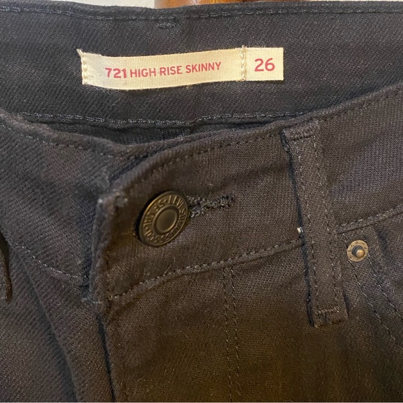 Levi’s Distressed Skinny Jeans - Picture 5 of 7